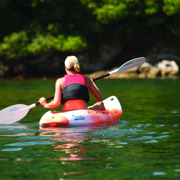 Kayaking around the bay at Neilson | Cook's Club Adakoy