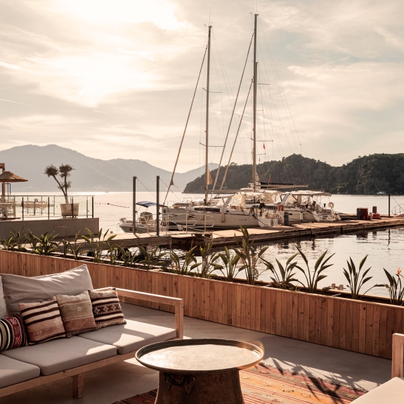 Sea front relaxation at Neilson | Cook's Club Adakoy