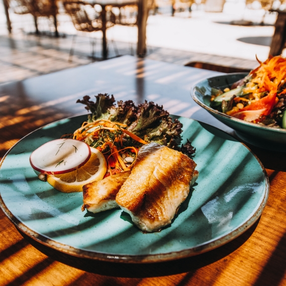 Freshly prepared food made to order from Cantina Restaurant at Neilson | Cook's Club Adakoy