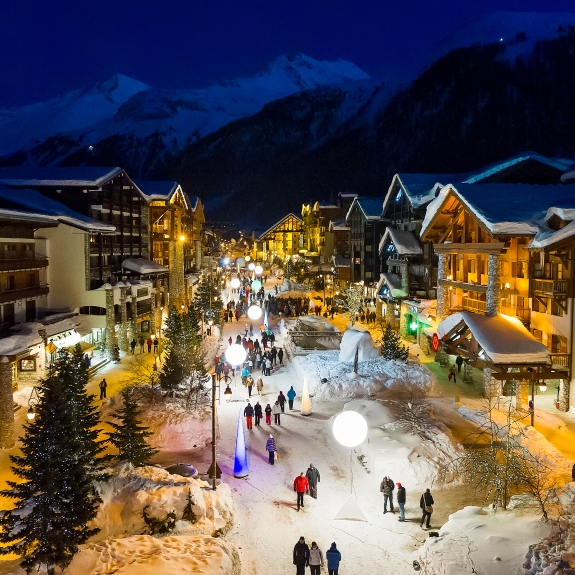 Val d'Isere high street at night
