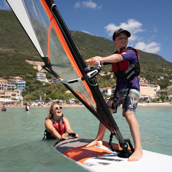Kids club windsurfing
