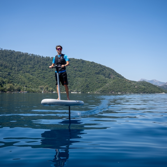 Learning to efoil at Neilson | Cook's Club Adakoy