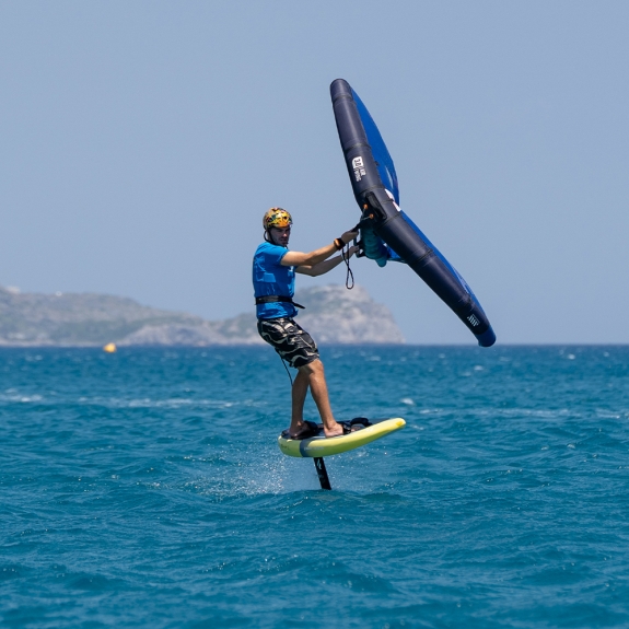 Wing-foiling in Levante