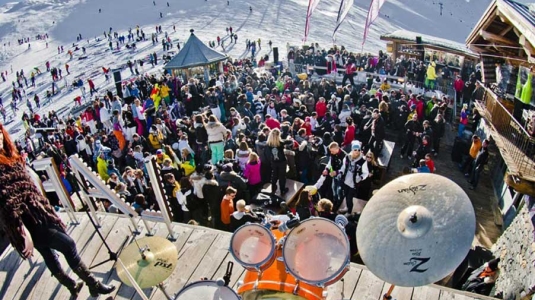 Après-ski and nightlife in France