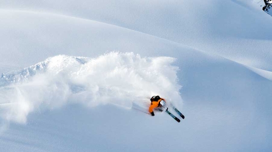 powder skiing