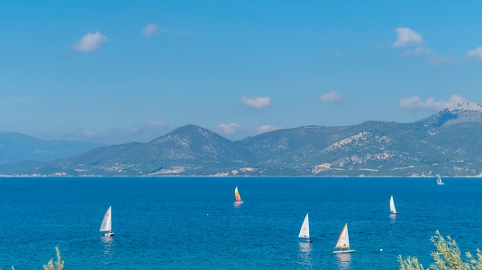 dinghy sailing at the Neilson Vounaki Beachclub in Greece