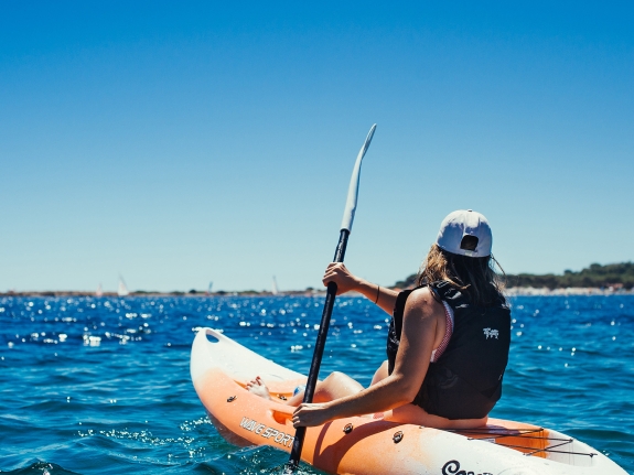 girl kayaking