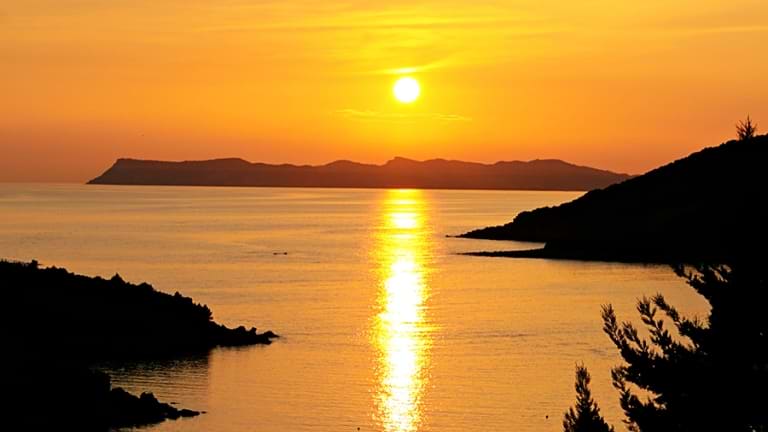 Stunning sunsets over the bay