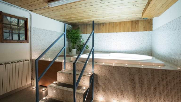 Wellness area hot tub