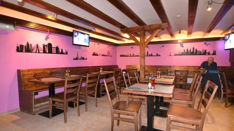 The breakfast/dining area