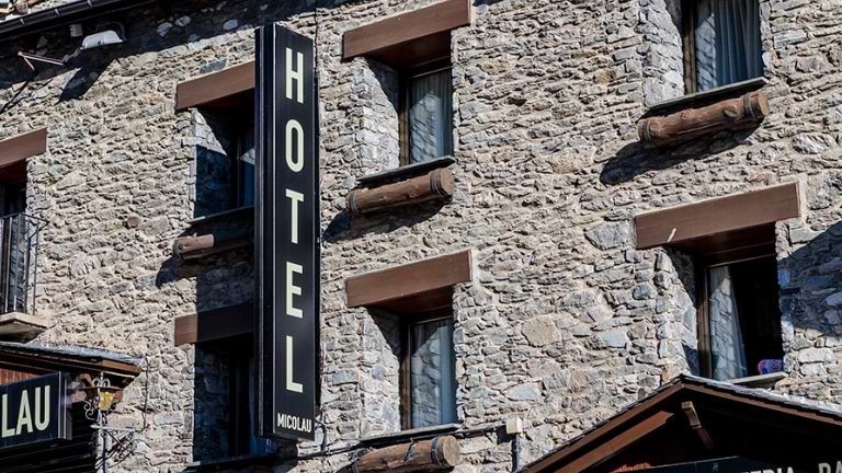 Neilson Chalet Hotel Micolau