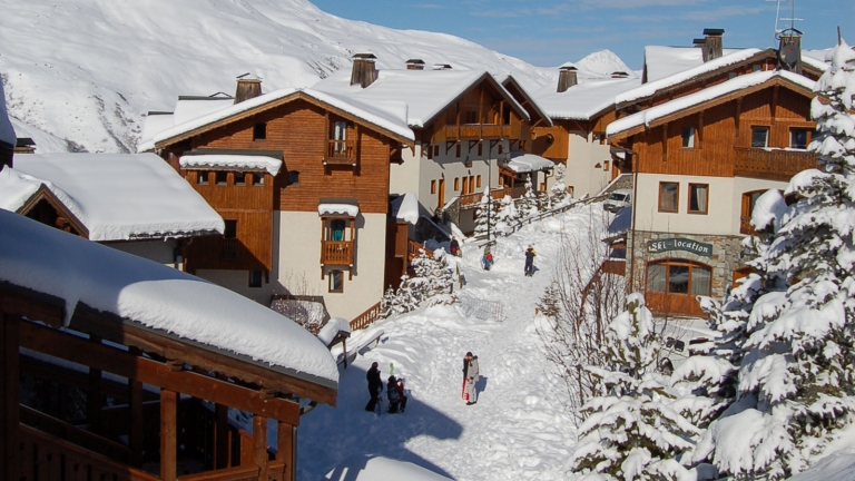 Ski-in ski-out convenience