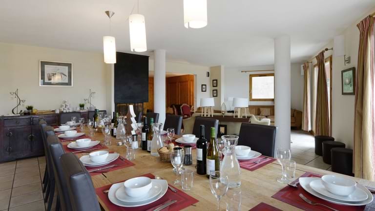 The open-plan lounge/diner