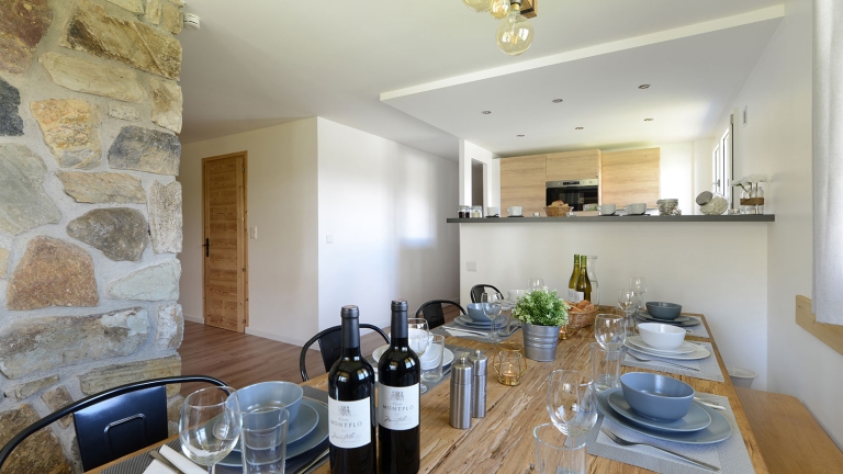 Light and open plan dining room