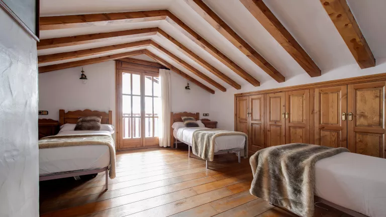 Triple bedroom
