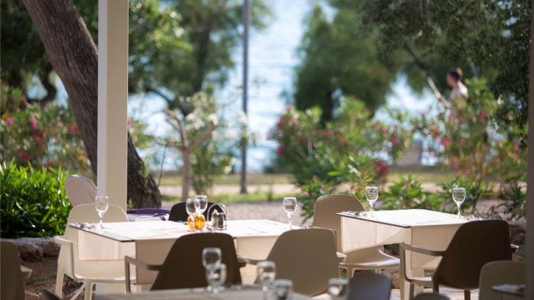 Restaurant terrace at Alana Beach Club 