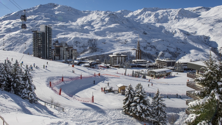 Lifts up from Les Menuires