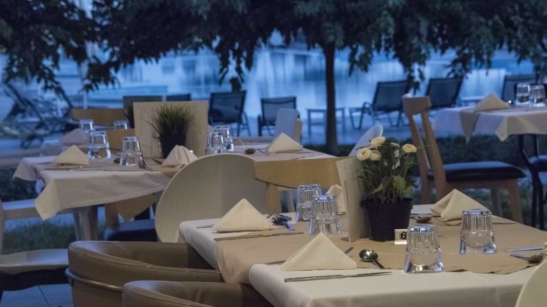 Alfresco dining at Messini Beach Club