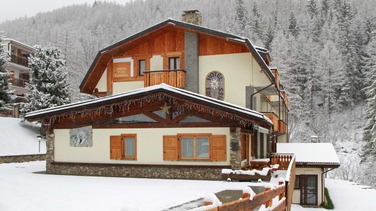 Snowy Chalet Hotel Edelweiss