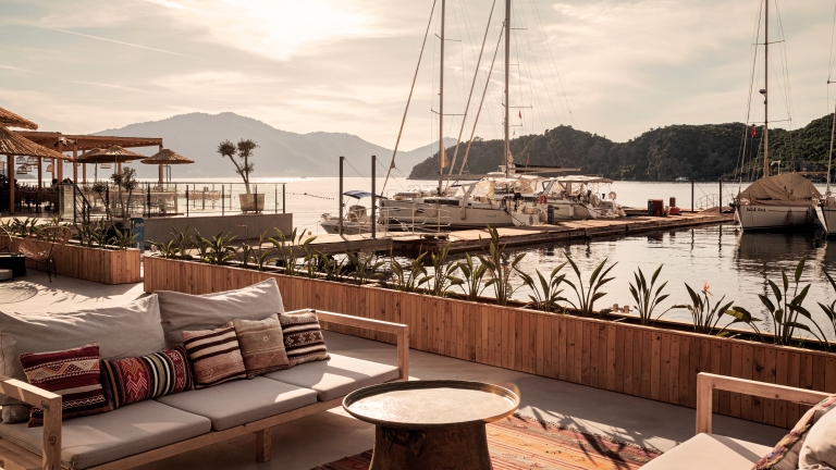 Sea front relaxation at Neilson | Cook's Club Adakoy