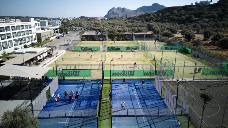 6 tennis courts and 2 padel courts at Levante Beach Club