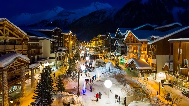Val d'Isere high street at night