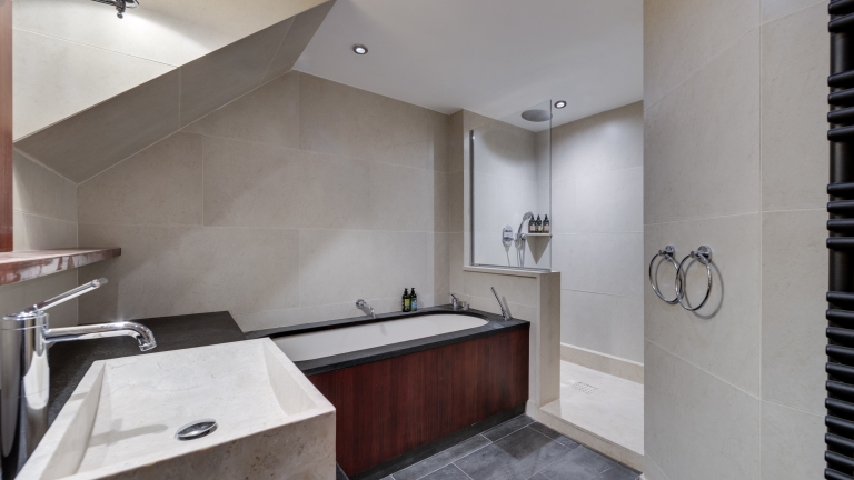 Ample space in the bathrooms at Hotel & Spa Le Savoie