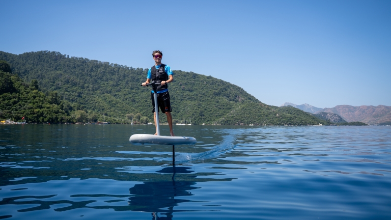 Learning to efoil at Neilson | Cook's Club Adakoy