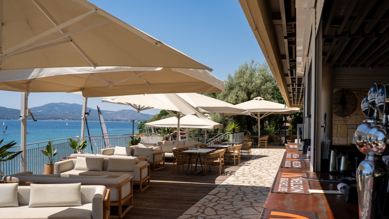 Kirki beach bar at Vounaki Beach Club