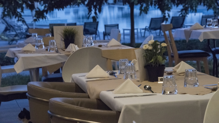 Alfresco dining at Messini Beach Club
