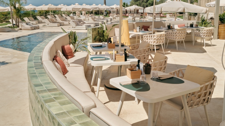 Lime pool bar at Neilson | Mangia's Torre del Barone