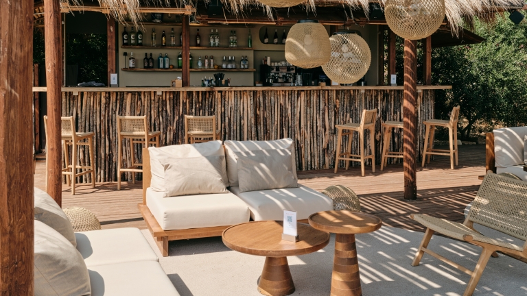 Calm Beach Club bar at Neilson | Mangia's Torre del Barone