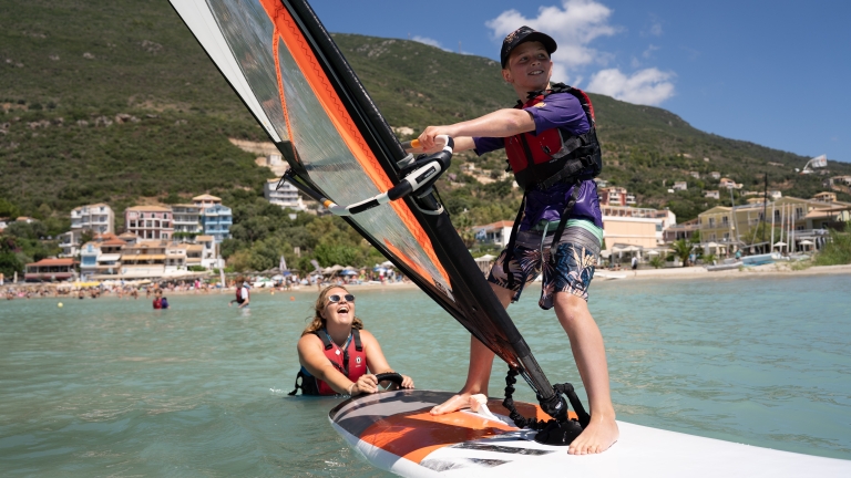 Kids' club windsurfing