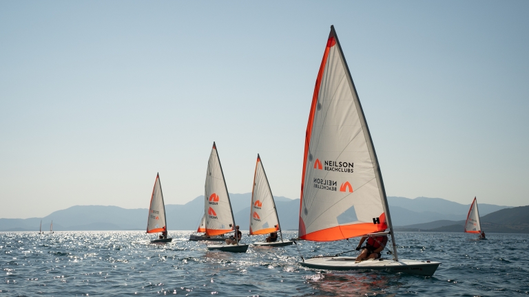 Set sail at Vounaki Beach Club