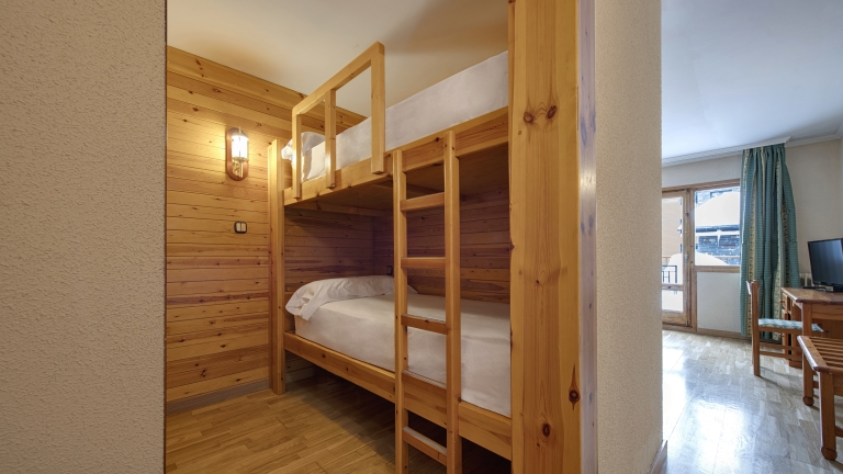 Bunks in the traditional style family room