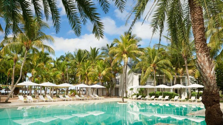 Outdoor pool at Neilson | The Ravenala Attitude