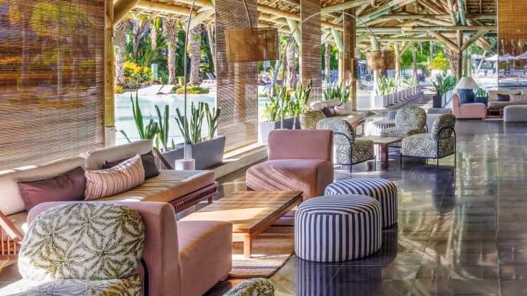Pool bar at Neilson | The Ravenala Attitude
