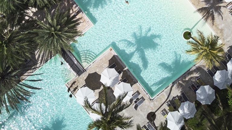 Outdoor pool at Neilson | The Ravenala Attitude