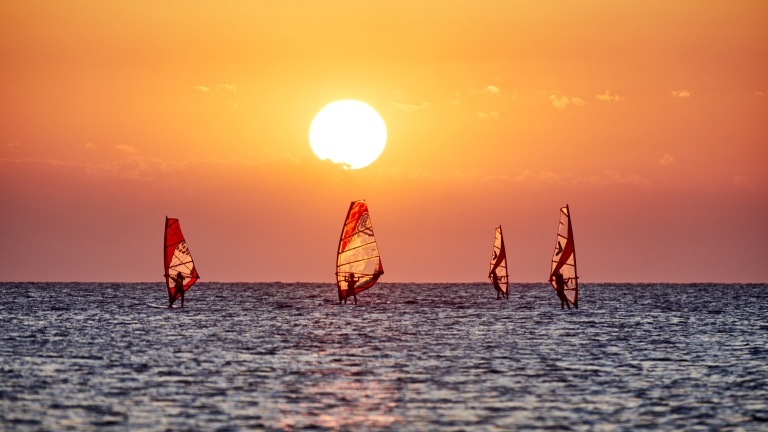 Levante Beach Club afternoon windsurf