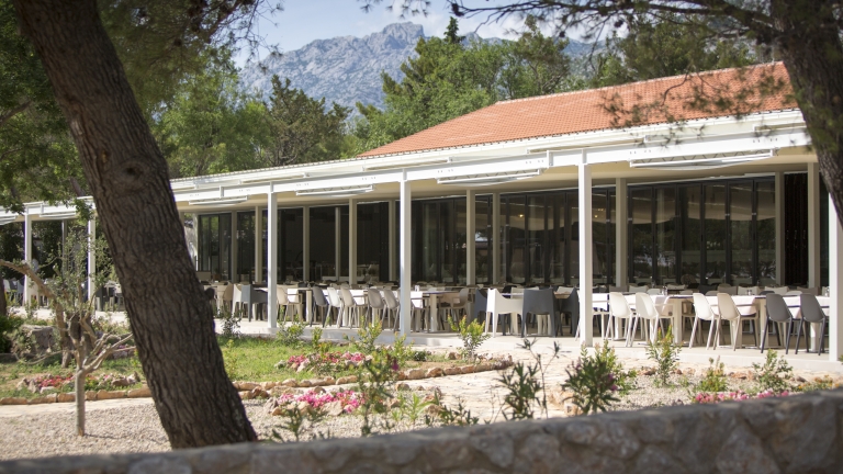 Restaurant terrace at Alana Beach Club