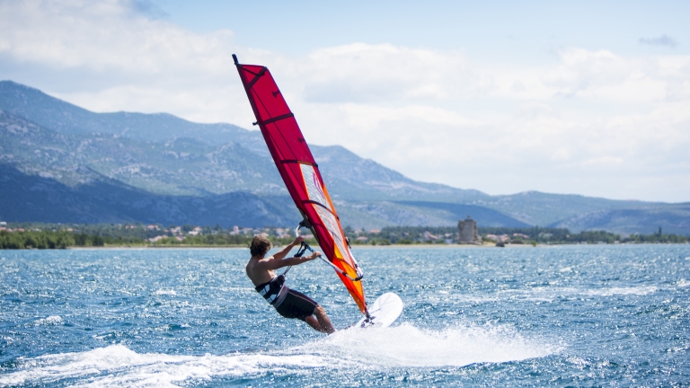 Intermediate windsurfing at Alana Beach Club