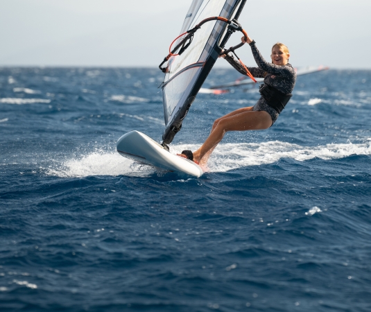 Alana windsurfing
