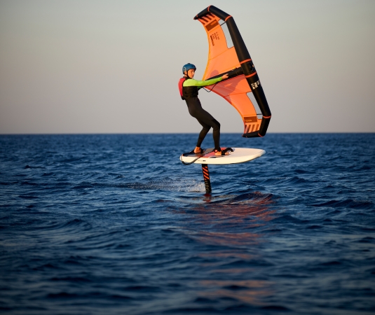 Wingfoiling at Cosmos