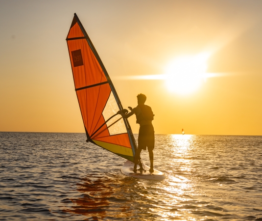 windsurfing