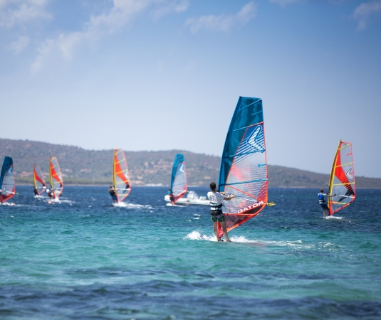 A group of intermediate windsurfers
