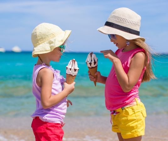 Kids eating ice cream