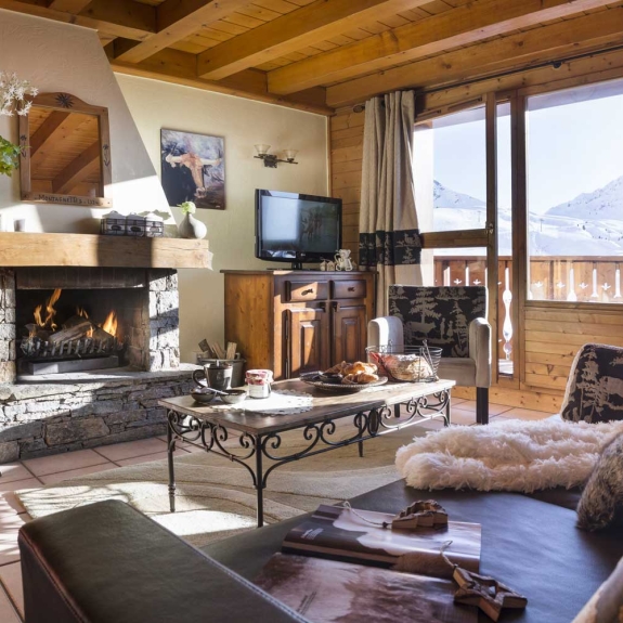 Typical lounge and fireplace