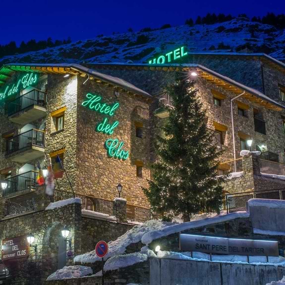 The Del Clos by night