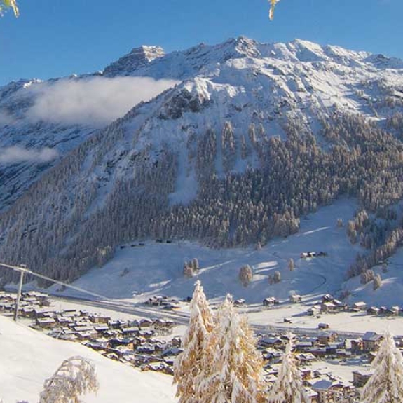 the village of Livigno in Italy covered in snow