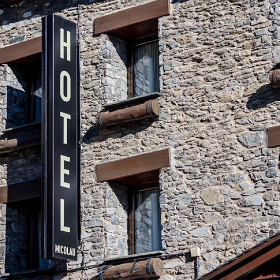 Neilson Chalet Hotel Micolau